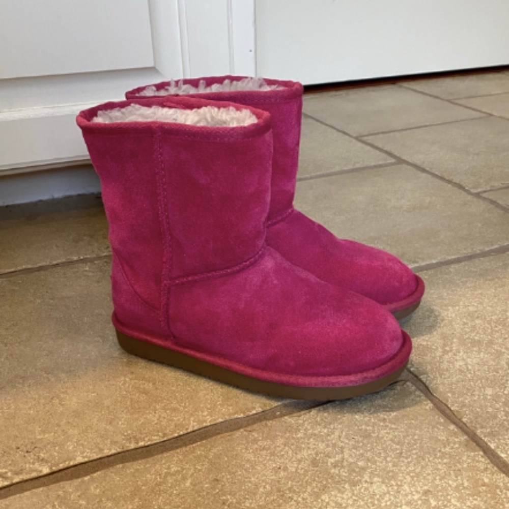 Like New - Fuscia Koolaburra by UGG Kids Suede Sho